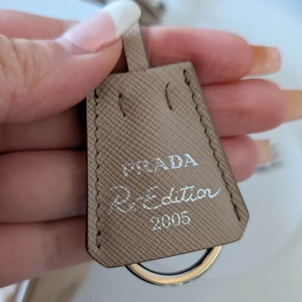 Prada Tan Shoulder Bag with Chain Strap - Picture 4 of 16